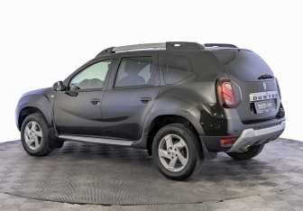 Подержанный автомобиль Renault Duster 2018 года (7 фото)