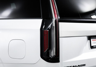 Подержанный автомобиль Cadillac Escalade Suv 2022 года (16 фото)
