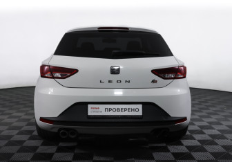 Подержанный автомобиль SEAT Leon Hatchback 2014 года (12 фото)