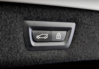 Подержанный автомобиль BMW M8 Sedan 2021 года (27 фото)