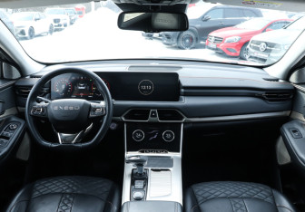 Подержанный автомобиль Exeed TXL 2023 года (12 фото)