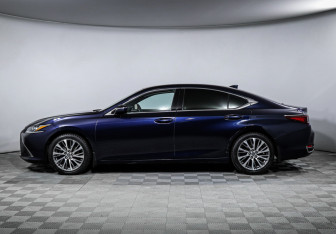 Подержанный автомобиль Lexus ES 2020 года (8 фото)