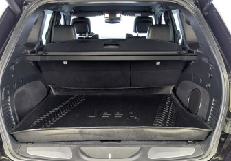 Подержанный автомобиль Jeep Grand Cherokee 2019 года (10 фото)