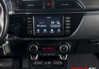 Подержанный автомобиль Kia Rio Hatchback 2018 года (15 фото)