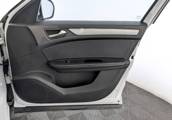 Подержанный автомобиль Renault Arkana 2021 года (24 фото)