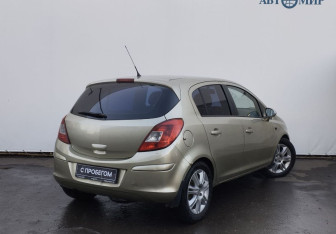 Подержанный автомобиль Opel Corsa 2008 года (8 фото)
