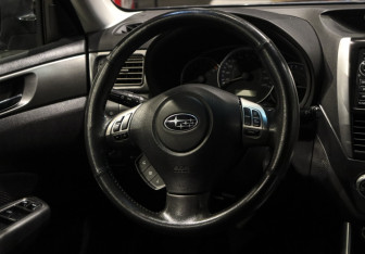 Подержанный автомобиль Subaru Forester Suv 2012 года (11 фото)