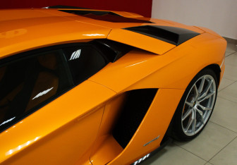 Подержанный автомобиль Lamborghini Aventador Coupe 2017 года (14 фото)