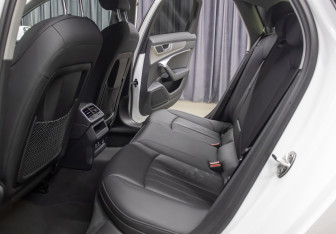 Подержанный автомобиль Audi A6 Sedan 2021 года (12 фото)