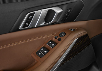 Подержанный автомобиль BMW X5 2021 года (8 фото)