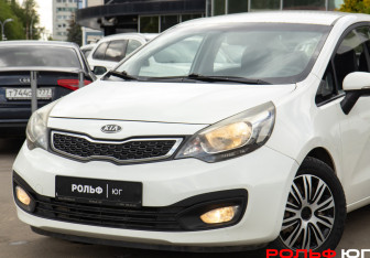 Подержанный автомобиль Kia Pride Sedan 2012 года (16 фото)