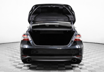 Подержанный автомобиль Toyota Camry Sedan 2022 года (14 фото)