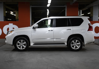 Подержанный автомобиль Lexus GX 2013 года (8 фото)