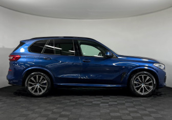 Подержанный автомобиль BMW X5 2019 года (6 фото)