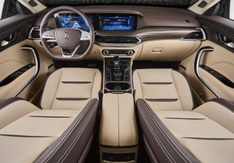 Новый FAW Bestune T77 2023 (12 фото)