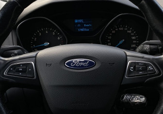 Подержанный автомобиль Ford Focus Wagon 2017 года (14 фото)