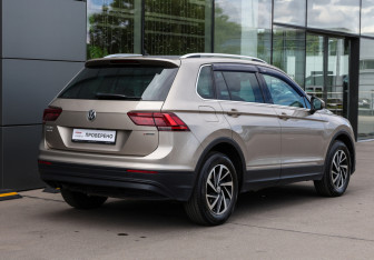 Подержанный автомобиль Volkswagen Tiguan 2018 года (5 фото)