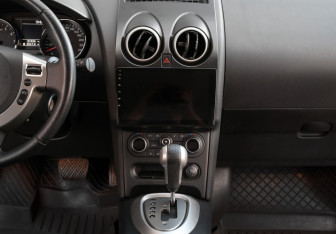 Подержанный автомобиль Nissan Qashqai 2013 года (13 фото)