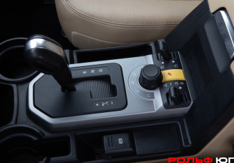Подержанный автомобиль Land Rover Discovery 2007 года (17 фото)
