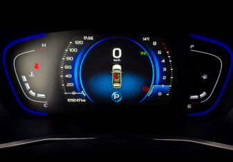 Подержанный автомобиль Geely Coolray 2022 года (13 фото)