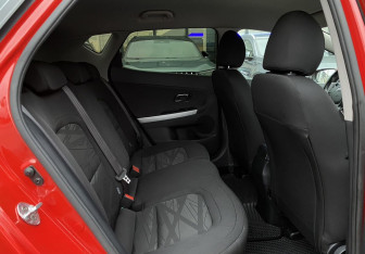 Подержанный автомобиль Kia Ceed Hatchback 2015 года (20 фото)