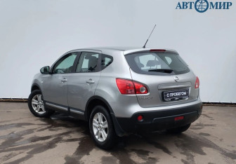 Подержанный автомобиль Nissan Qashqai 2007 года (7 фото)