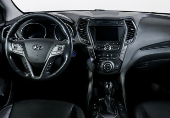 Подержанный автомобиль Hyundai Santa Fe 2014 года (7 фото)