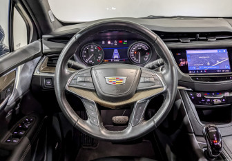 Подержанный автомобиль Cadillac XT5 2022 года (22 фото)