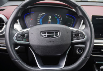 Подержанный автомобиль Geely Coolray 2021 года (14 фото)