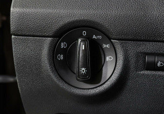 Подержанный автомобиль Skoda Octavia Liftback 2015 года (14 фото)