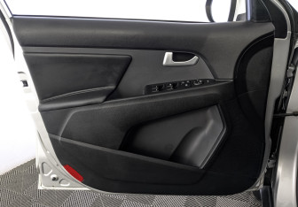 Подержанный автомобиль Kia Sportage 2015 года (19 фото)