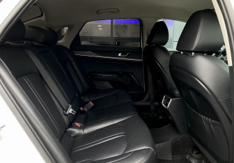 Подержанный автомобиль Kia K5 2022 года (33 фото)