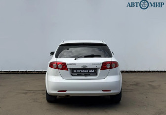 Подержанный автомобиль Chevrolet Lacetti Hatchback 2012 года (7 фото)