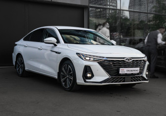 Подержанный автомобиль Chery Arrizo 8 2023 года (3 фото)