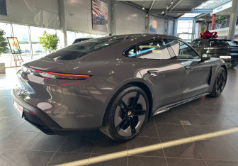 Новый Porsche Taycan 2025 (2 фото)