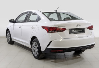 Подержанный автомобиль Hyundai Solaris Sedan 2022 года (7 фото)