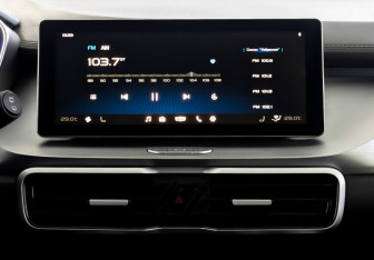 Подержанный автомобиль Geely Coolray 2022 года (15 фото)