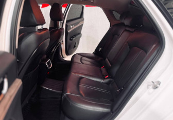 Подержанный автомобиль Kia K5 2021 года (19 фото)