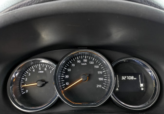 Подержанный автомобиль Renault Sandero 2020 года (16 фото)