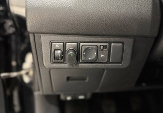 Подержанный автомобиль Nissan Tiida Sedan 2008 года (6 фото)