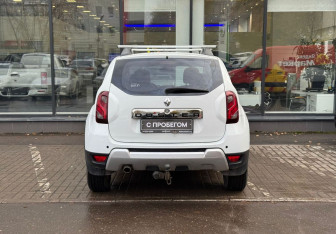 Подержанный автомобиль Renault Duster 2018 года (7 фото)