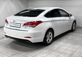 Подержанный автомобиль Hyundai i40 Sedan 2014 года (5 фото)