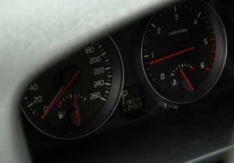 Подержанный автомобиль Volvo V50 2008 года (10 фото)