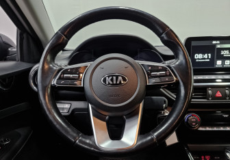 Подержанный автомобиль Kia Cerato Sedan 2019 года (21 фото)