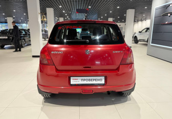 Подержанный автомобиль Suzuki Swift Hatchback 2007 года (5 фото)