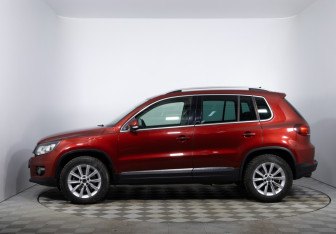 Подержанный автомобиль Volkswagen Tiguan 2014 года (8 фото)