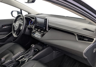 Подержанный автомобиль Toyota Corolla Sedan 2020 года (13 фото)