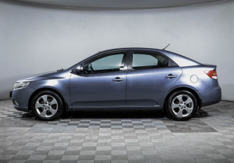 Подержанный автомобиль Kia Cerato Sedan 2009 года (8 фото)