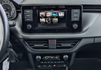 Подержанный автомобиль Skoda Rapid Liftback 2022 года (17 фото)