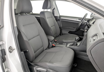 Подержанный автомобиль Volkswagen Golf Hatchback 2014 года (22 фото)